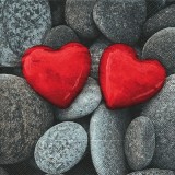 Два красных сердечка на камнях 33*33